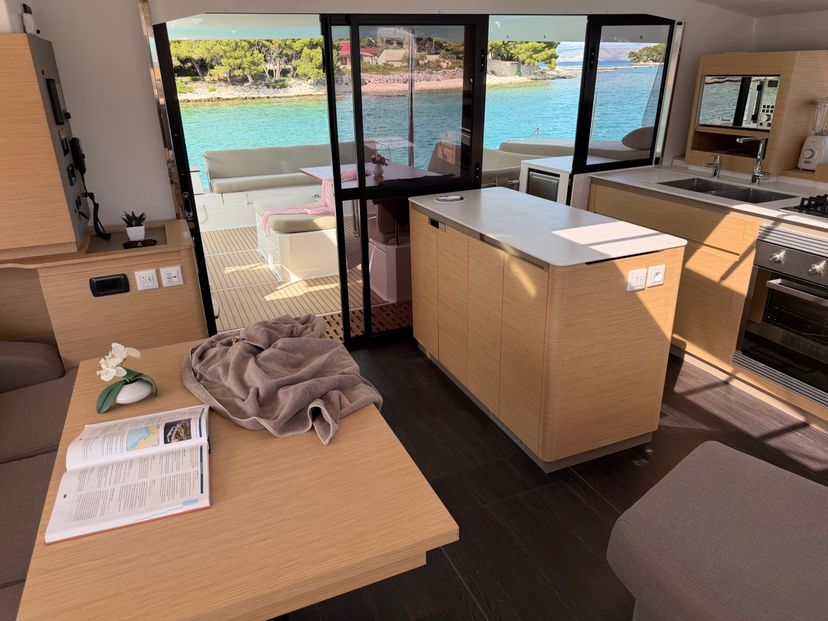 Fountaine Pajot 51 Sunrise