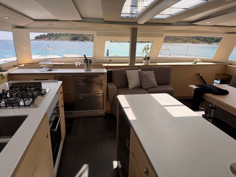 Fountaine Pajot 51 Sunrise
