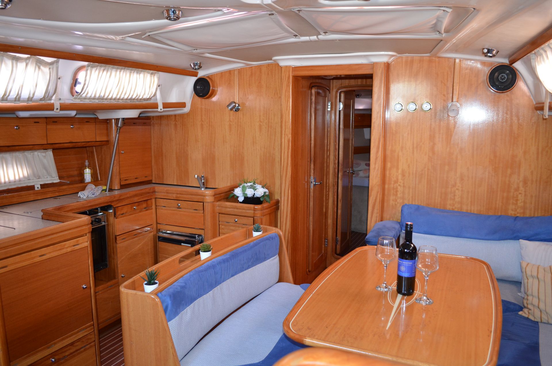 nausys-50710161-37509770-p2.JPG
