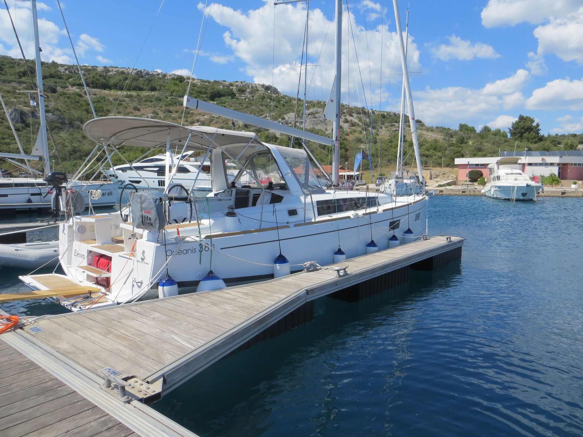 nausys-50713229-37509770-main.JPG