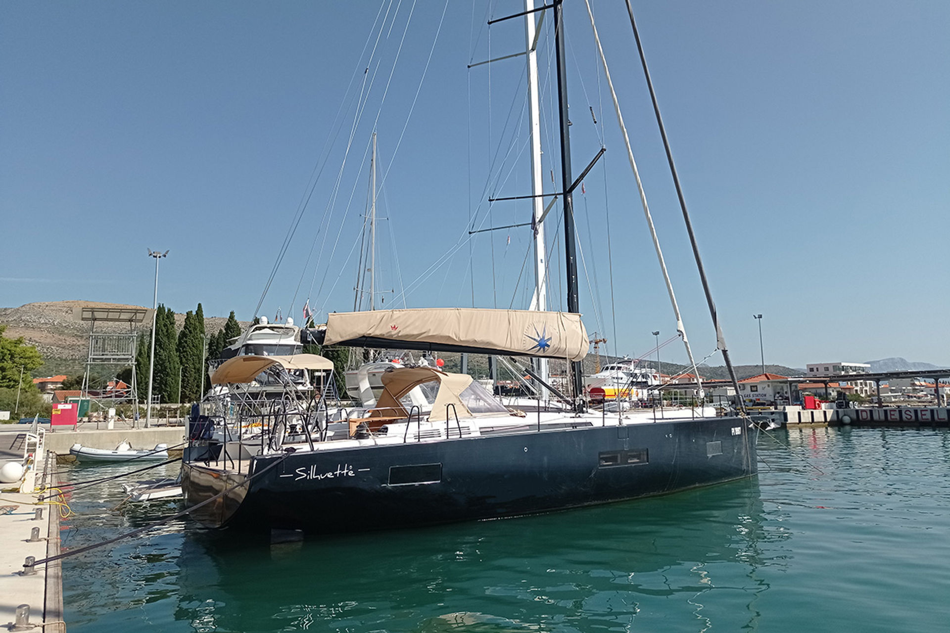 nausys-50933547-1317684-main.jpg
