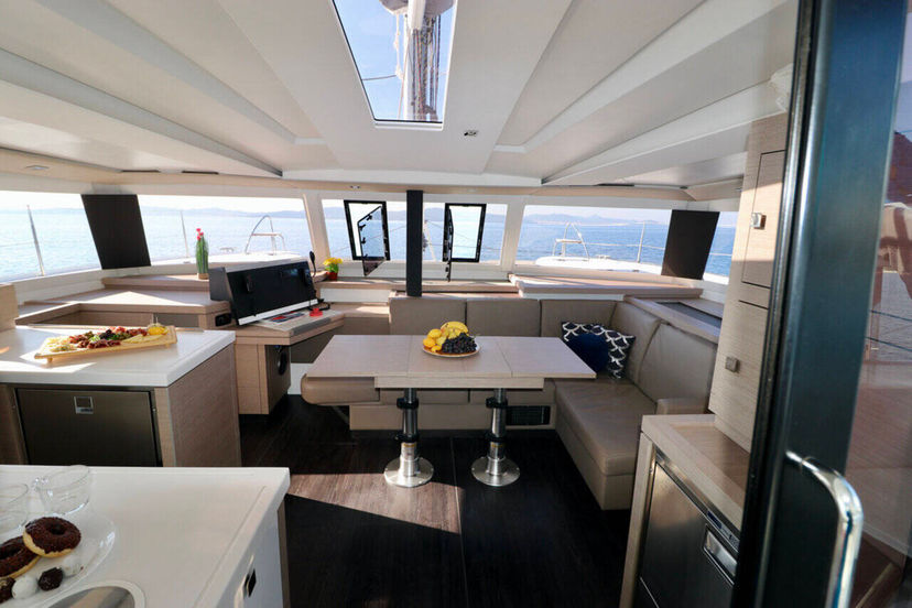 Fountaine Pajot 42 Mouse