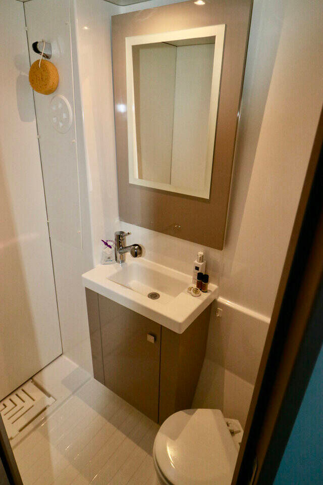 Fountaine Pajot 42 Mouse