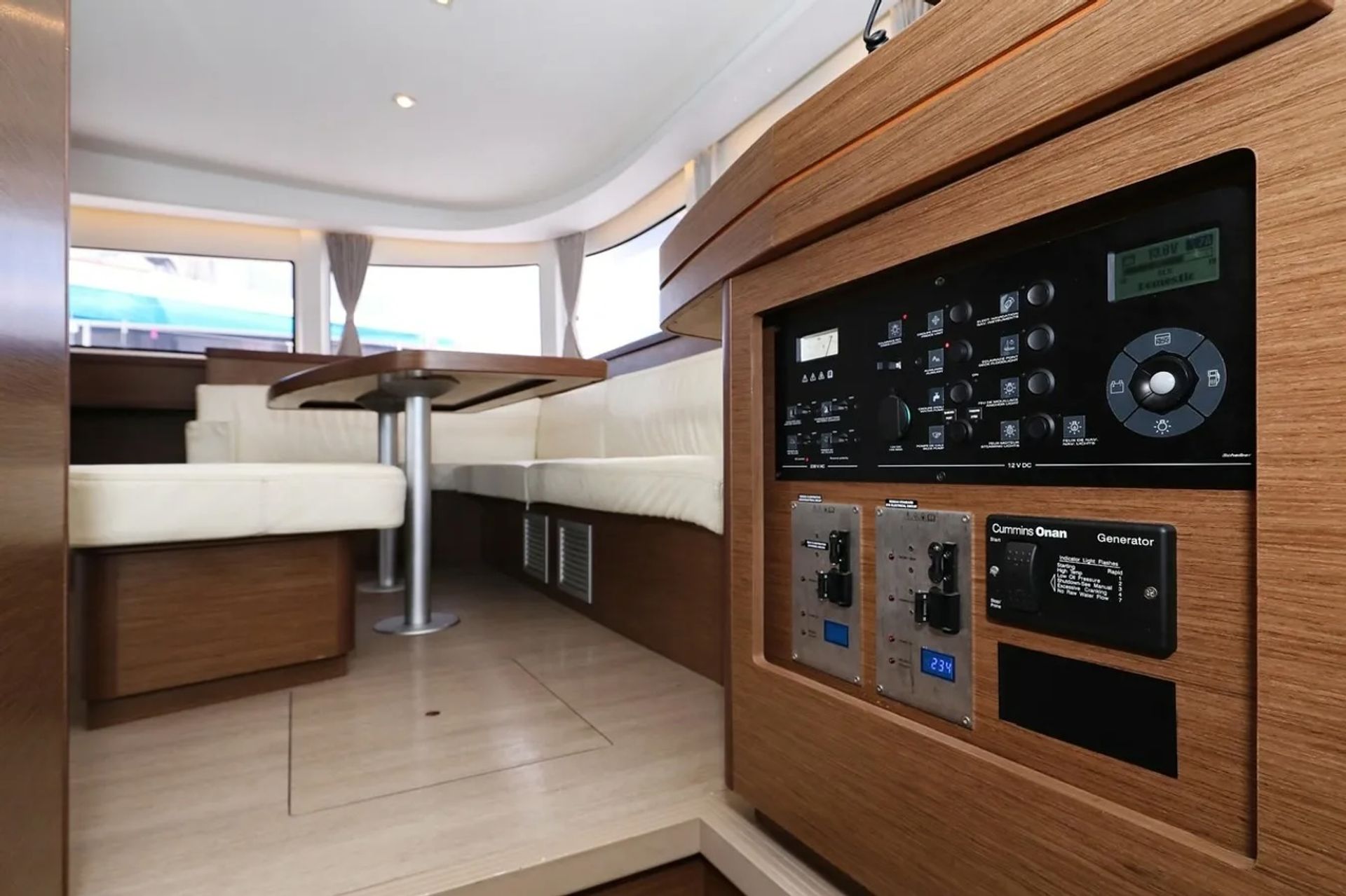 nausys-51186146-112747-p8.jpg