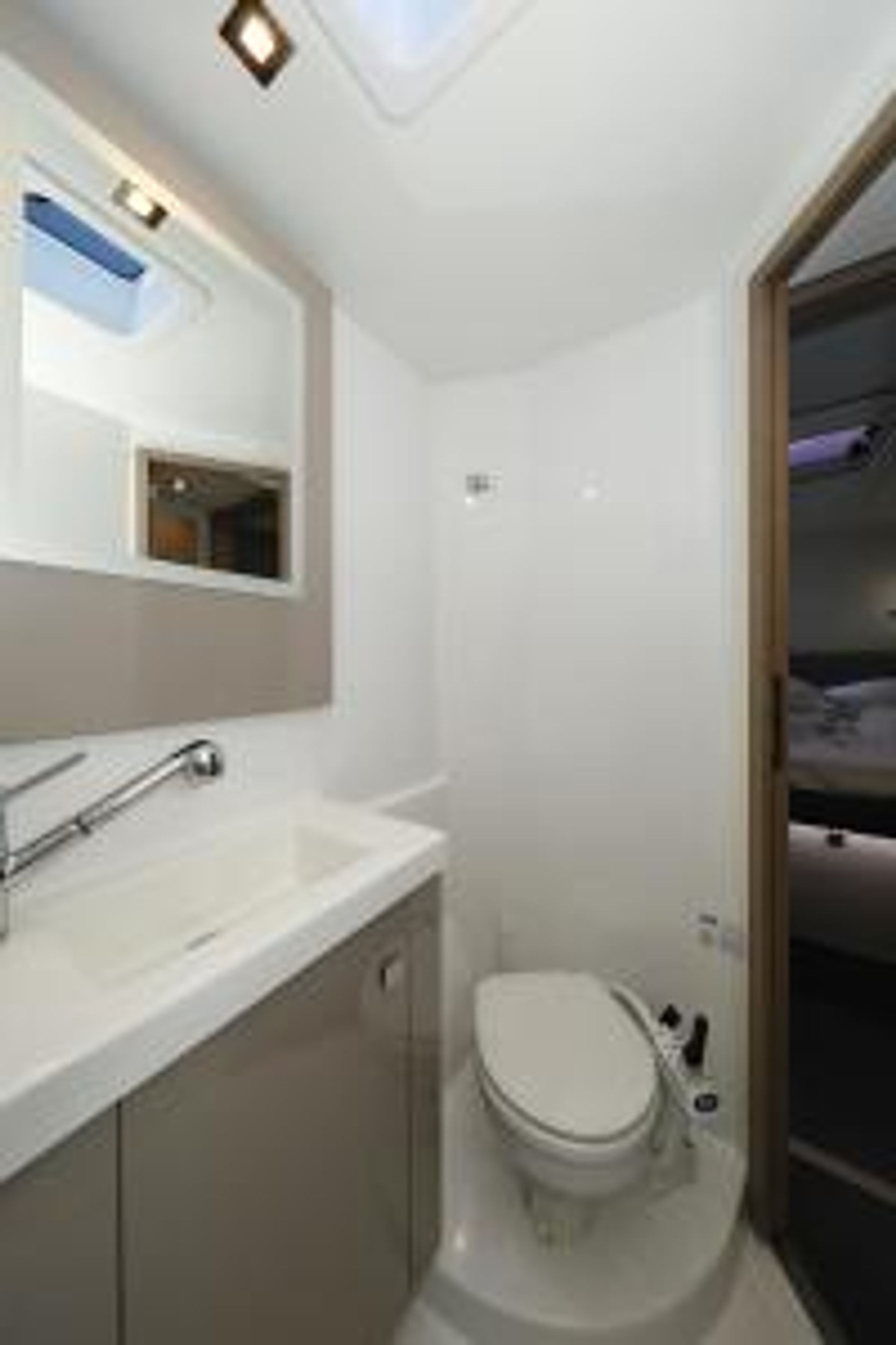 nausys-51303666-11099136-w2.jpg