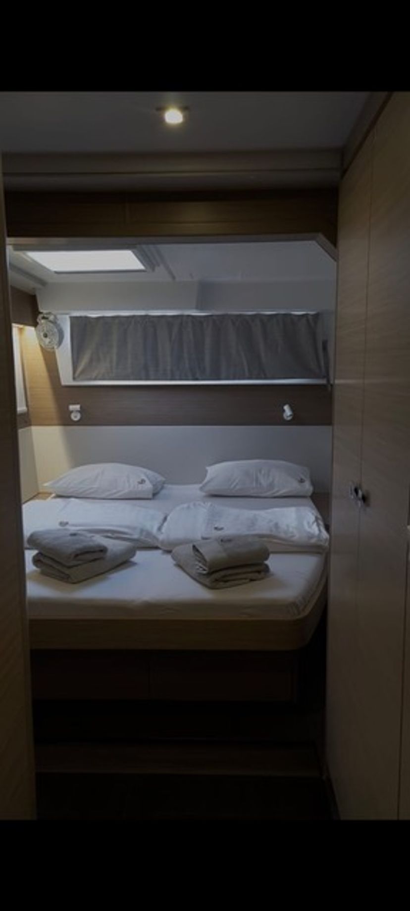 Lagoon 43 Stela