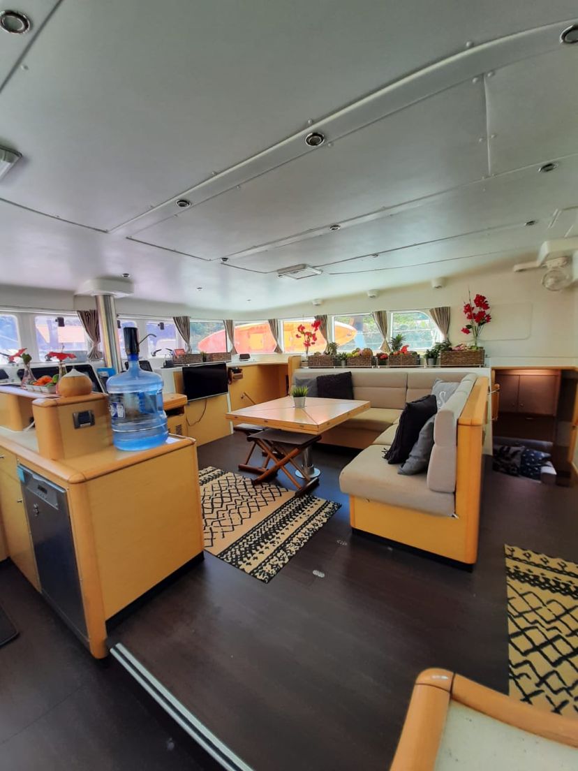 Lagoon 50 Sand Star