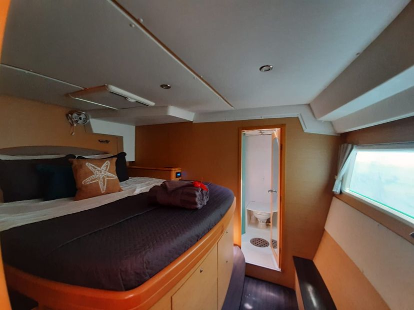 Lagoon 50 Sand Star
