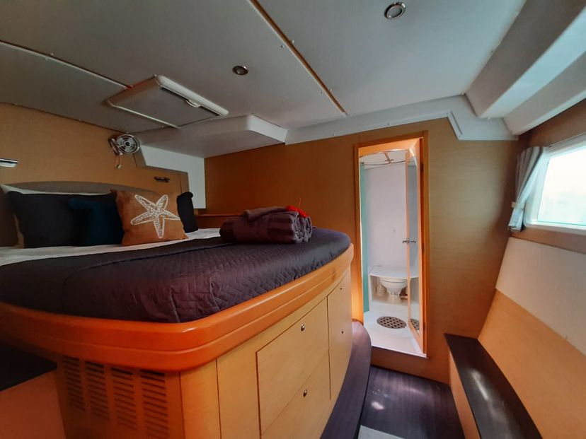 Lagoon 50 Sand Star