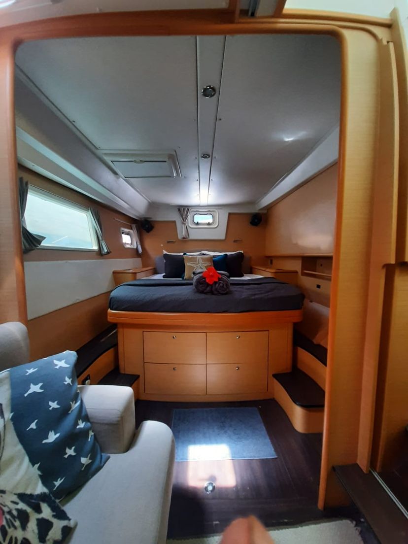 Lagoon 50 Sand Star