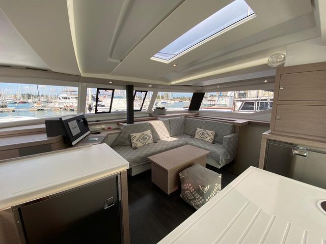 Fountaine Pajot 42 Ooga Chaka