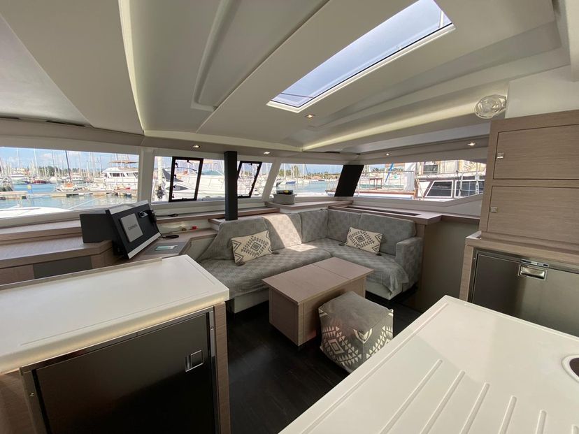 Fountaine Pajot 42 Ooga Chaka