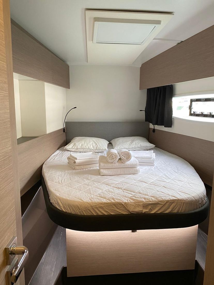 Fountaine Pajot 42 Ooga Chaka