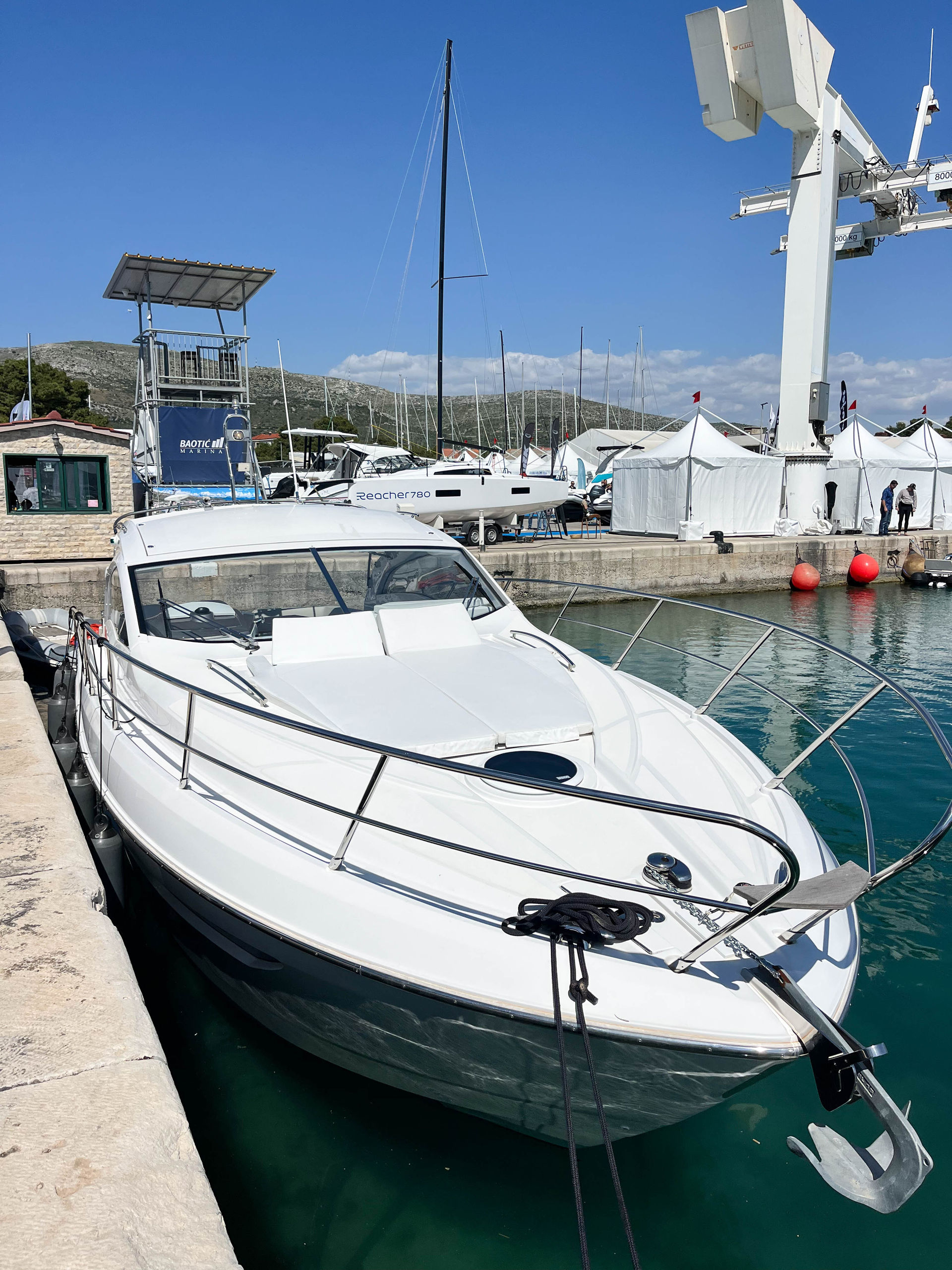 nausys-52067512-827028-main.jpg