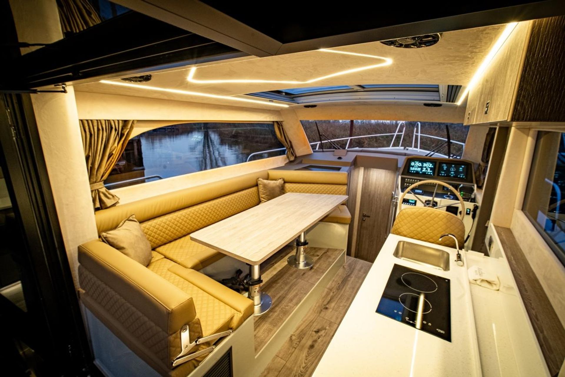 nausys-52067521-827028-p.jpg