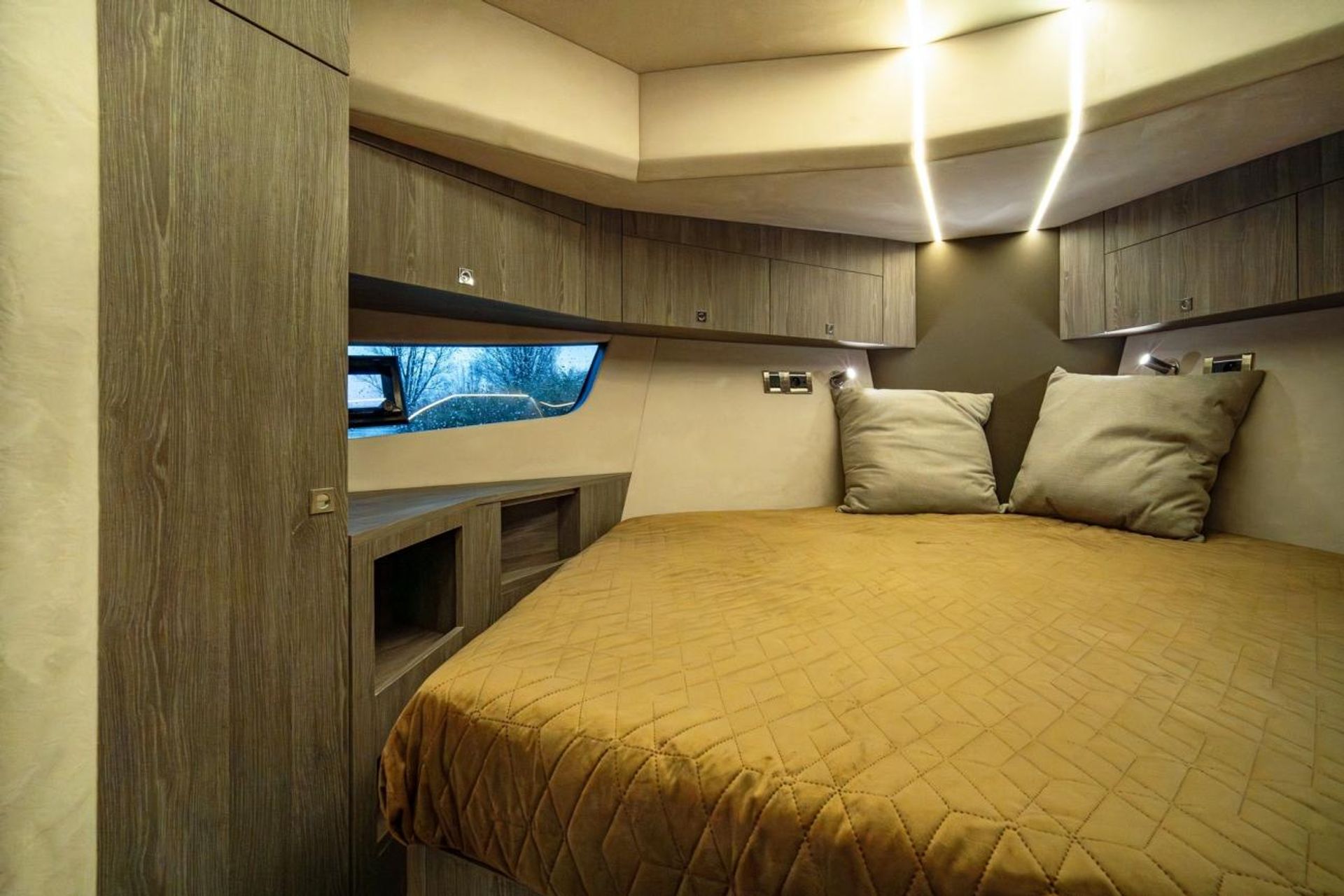 nausys-52067521-827028-r.jpg