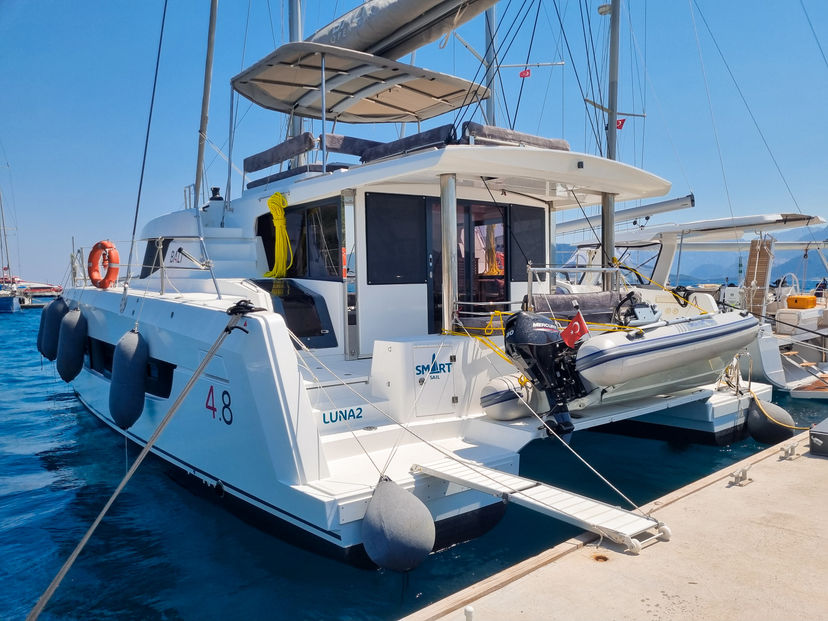 Catana 4.8  Luna 2
