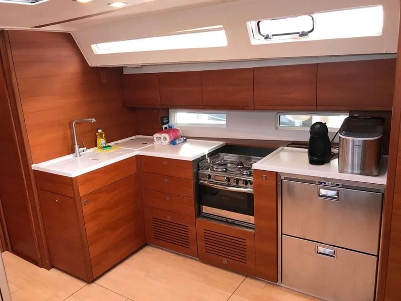 More Boats 55 Solid White