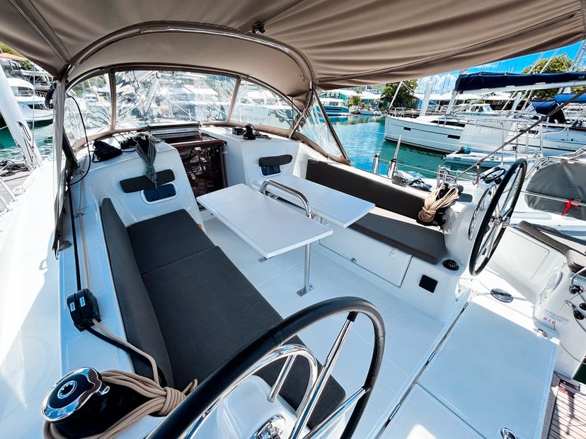 Jeanneau 38 Soca Sleigh