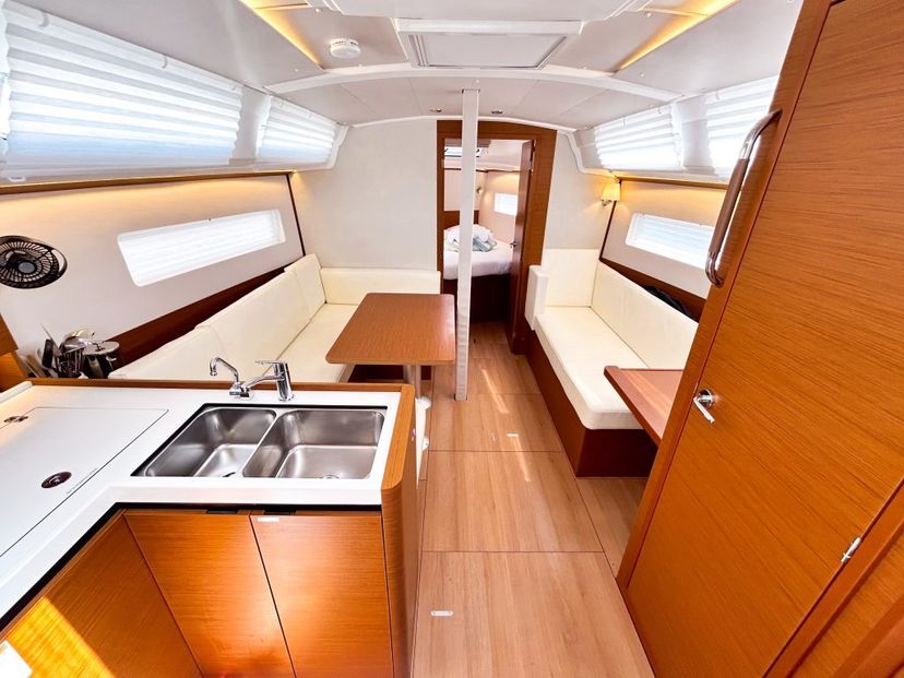 Jeanneau 38 Soca Sleigh