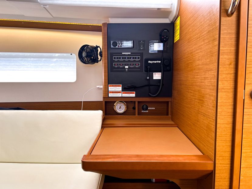 Jeanneau 38 Soca Sleigh