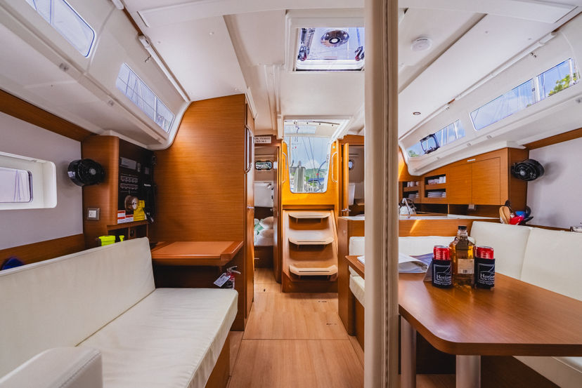 Jeanneau 38 Calypso Express