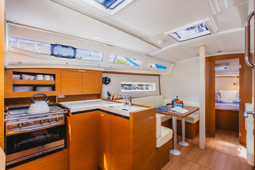 Jeanneau 38 Calypso Express