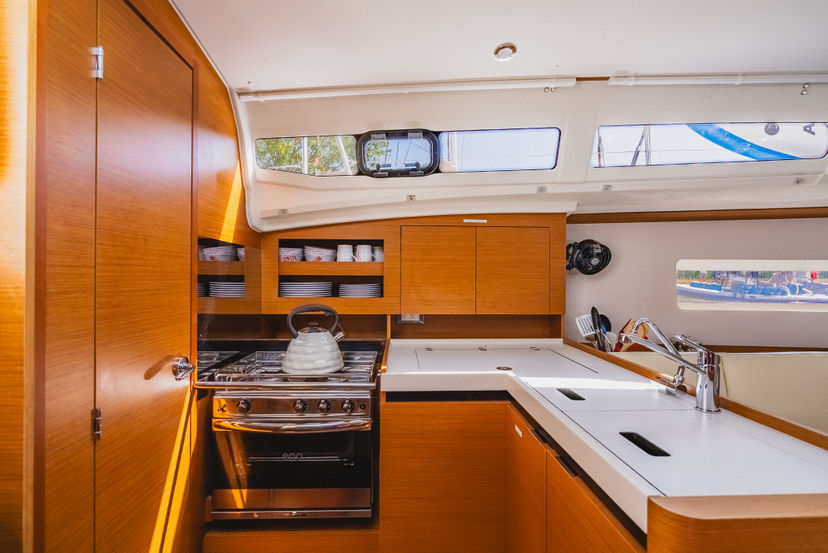 Jeanneau 38 Calypso Express
