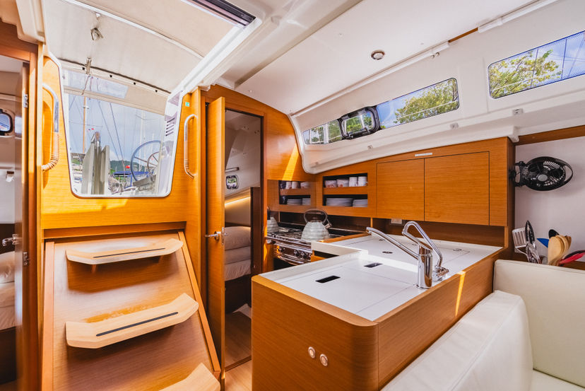 Jeanneau 38 Calypso Express