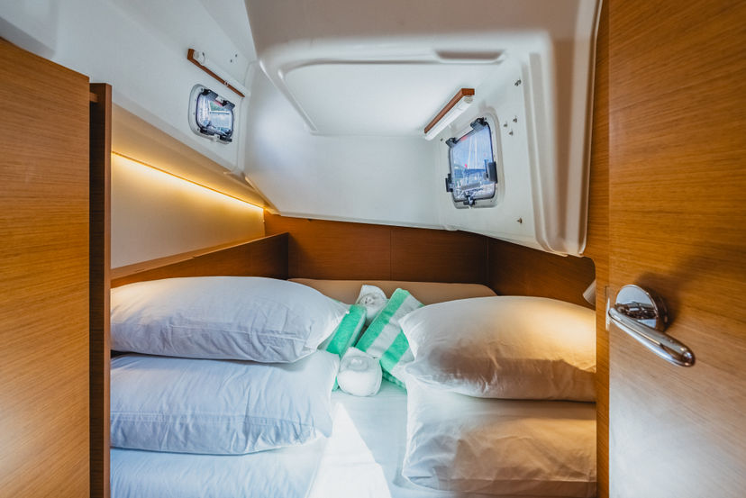 Jeanneau 38 Calypso Express
