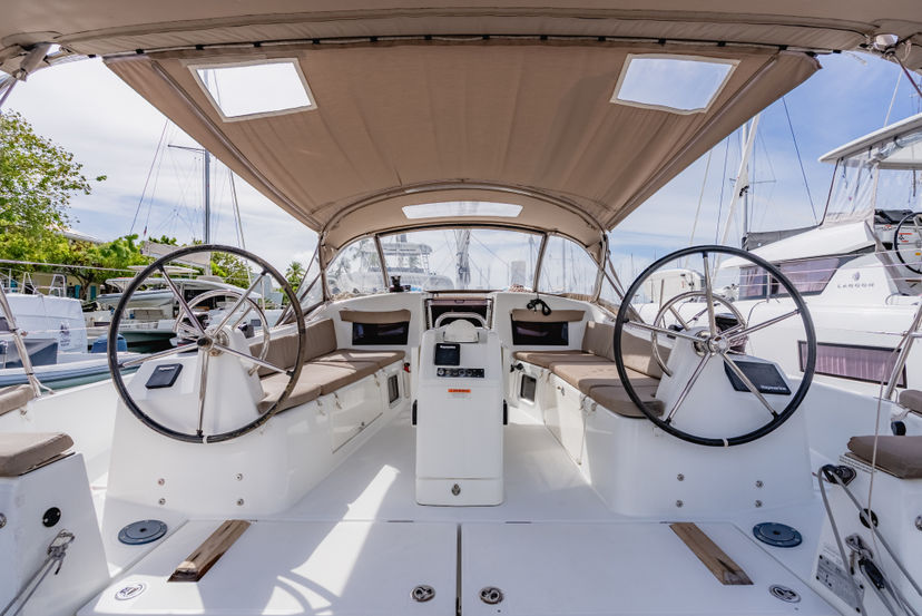 Jeanneau 410 Tola Sunrise