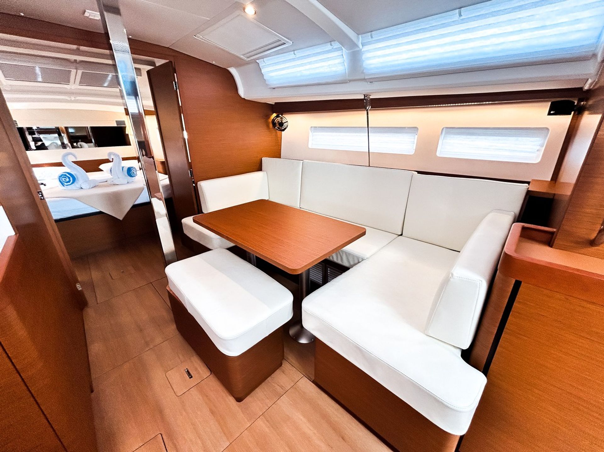 nausys-52086488-52084265-p1.jpg