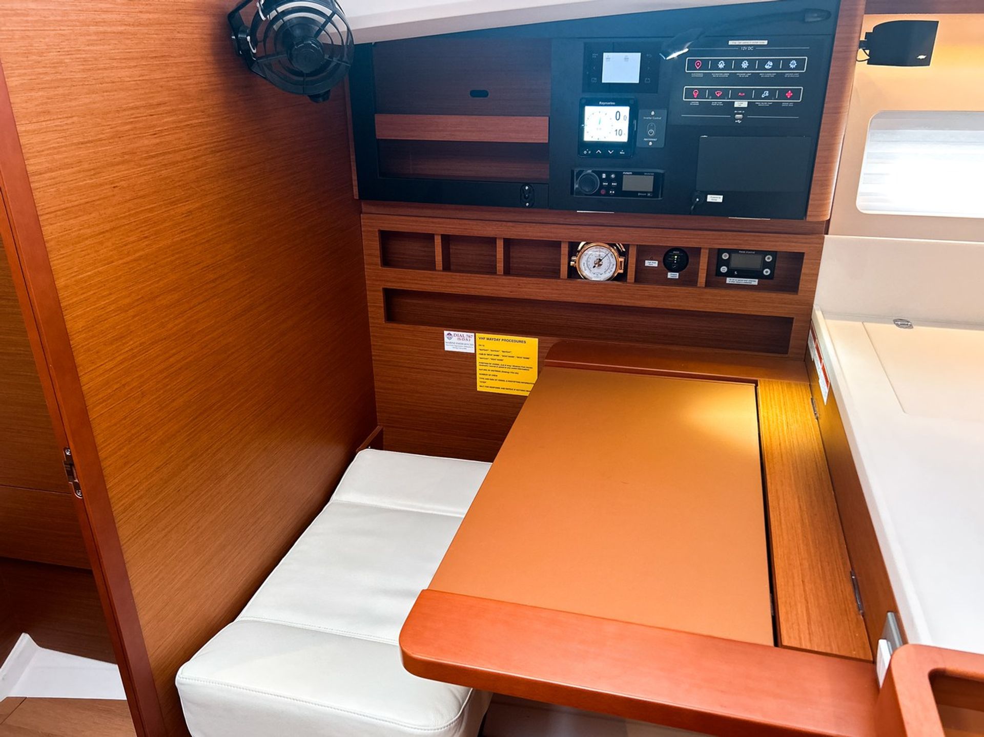 nausys-52086488-52084265-p2.jpg