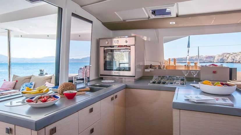 Fountaine Pajot 42 Rendezvous III