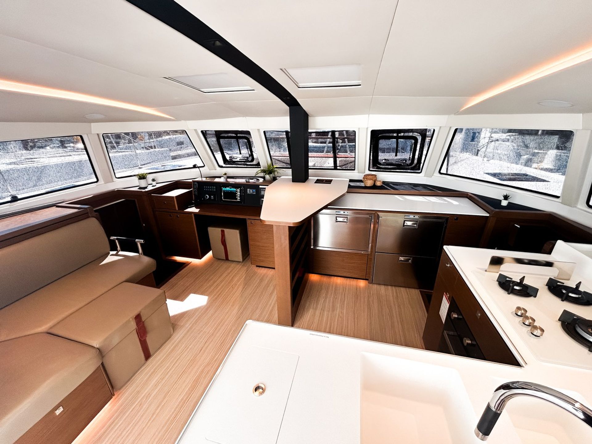 nausys-52096937-52084265-p.jpg
