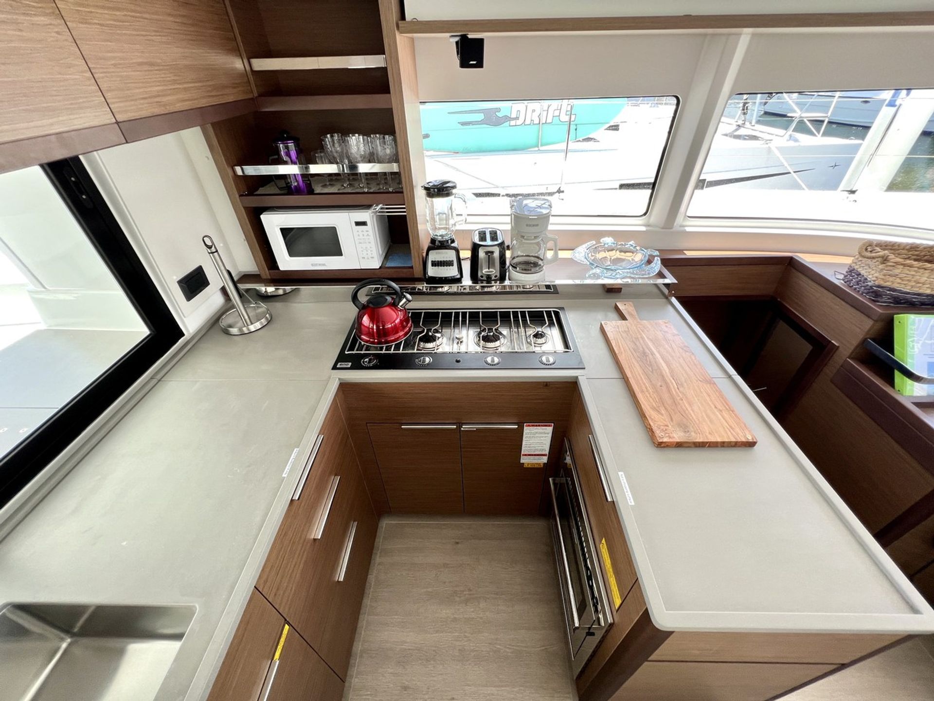 nausys-52103370-52084265-p3.jpg