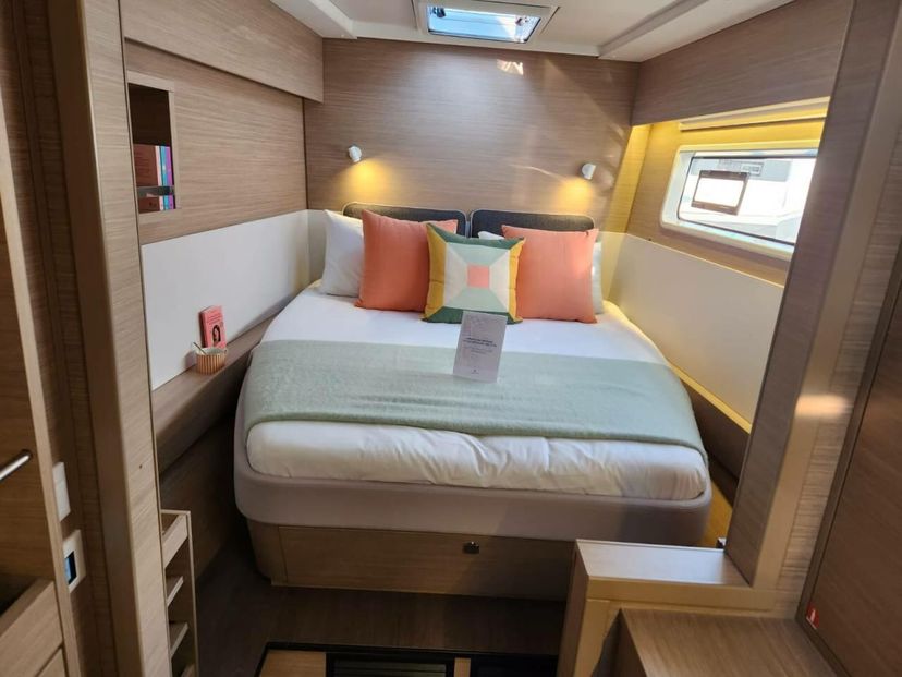 Lagoon 43 Solara