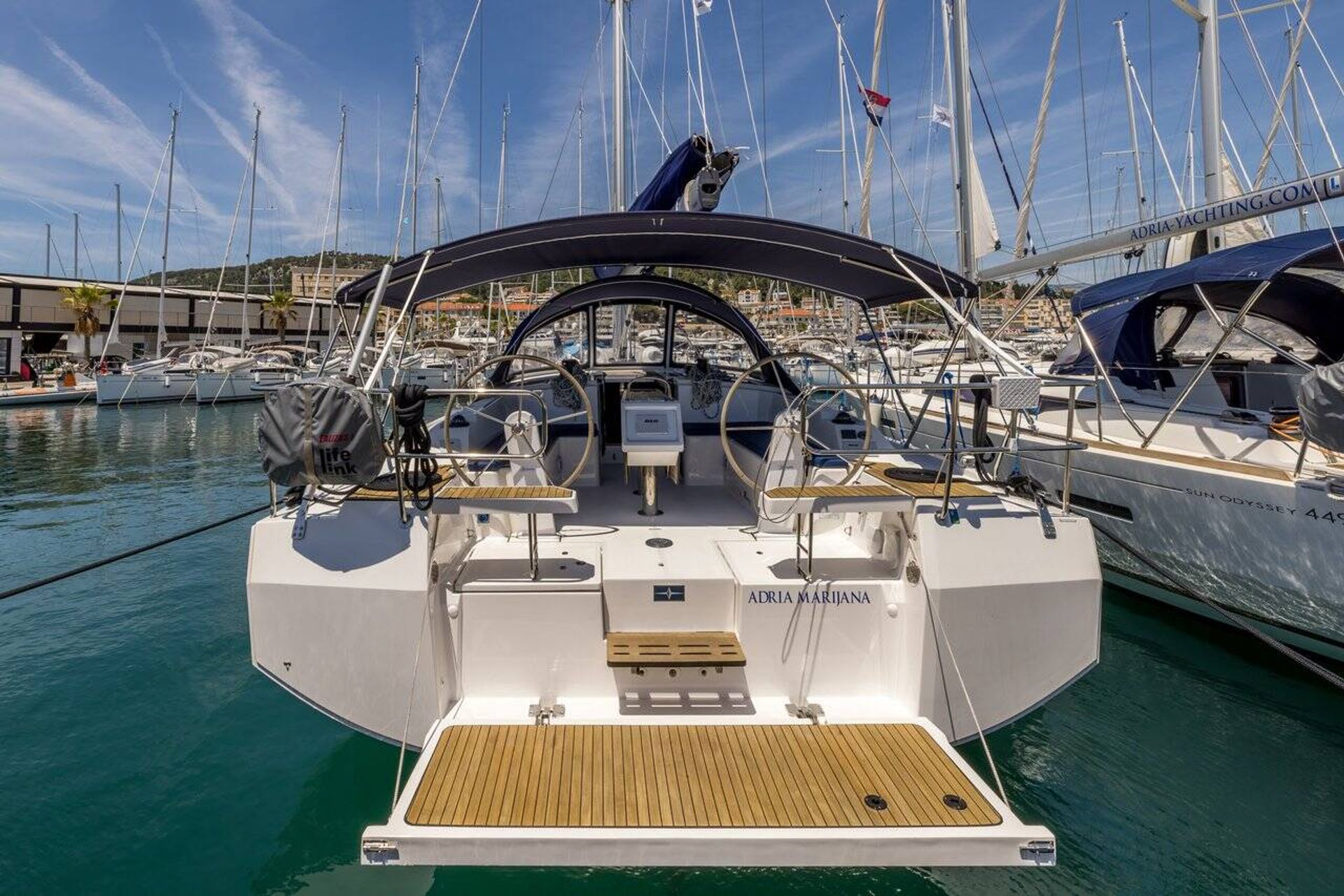 nausys-52379732-522073-main.jpg