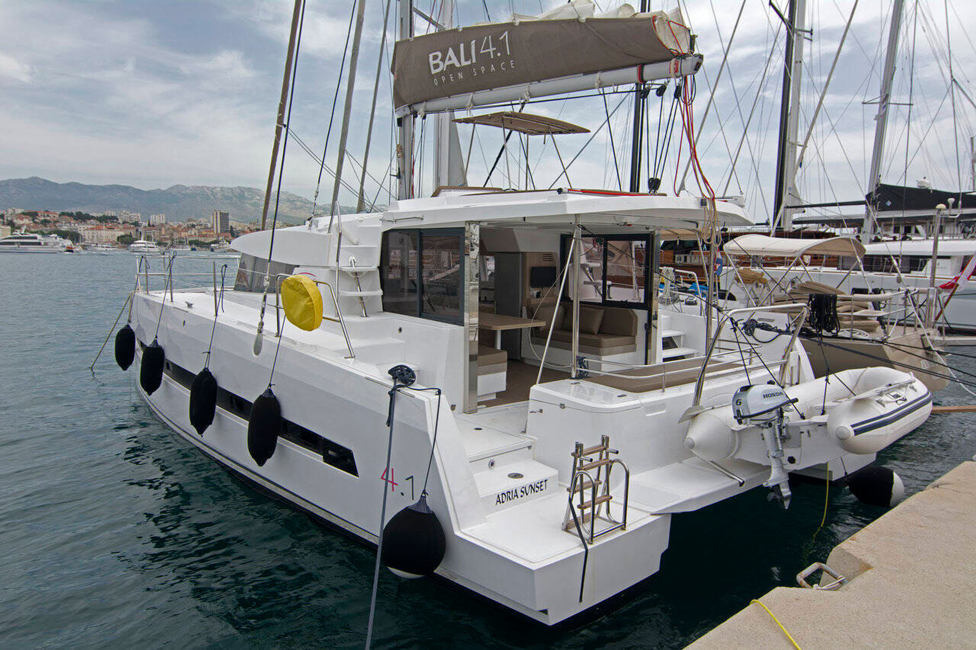 nausys-52379749-522073-main.jpg
