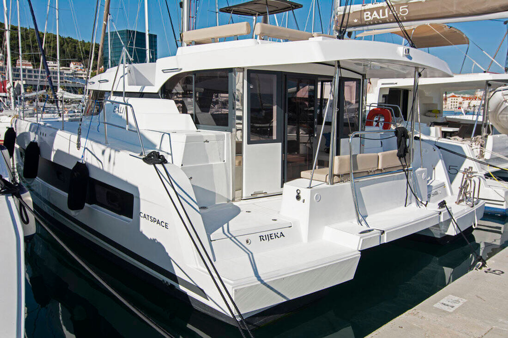 nausys-52379905-522073-main.jpg