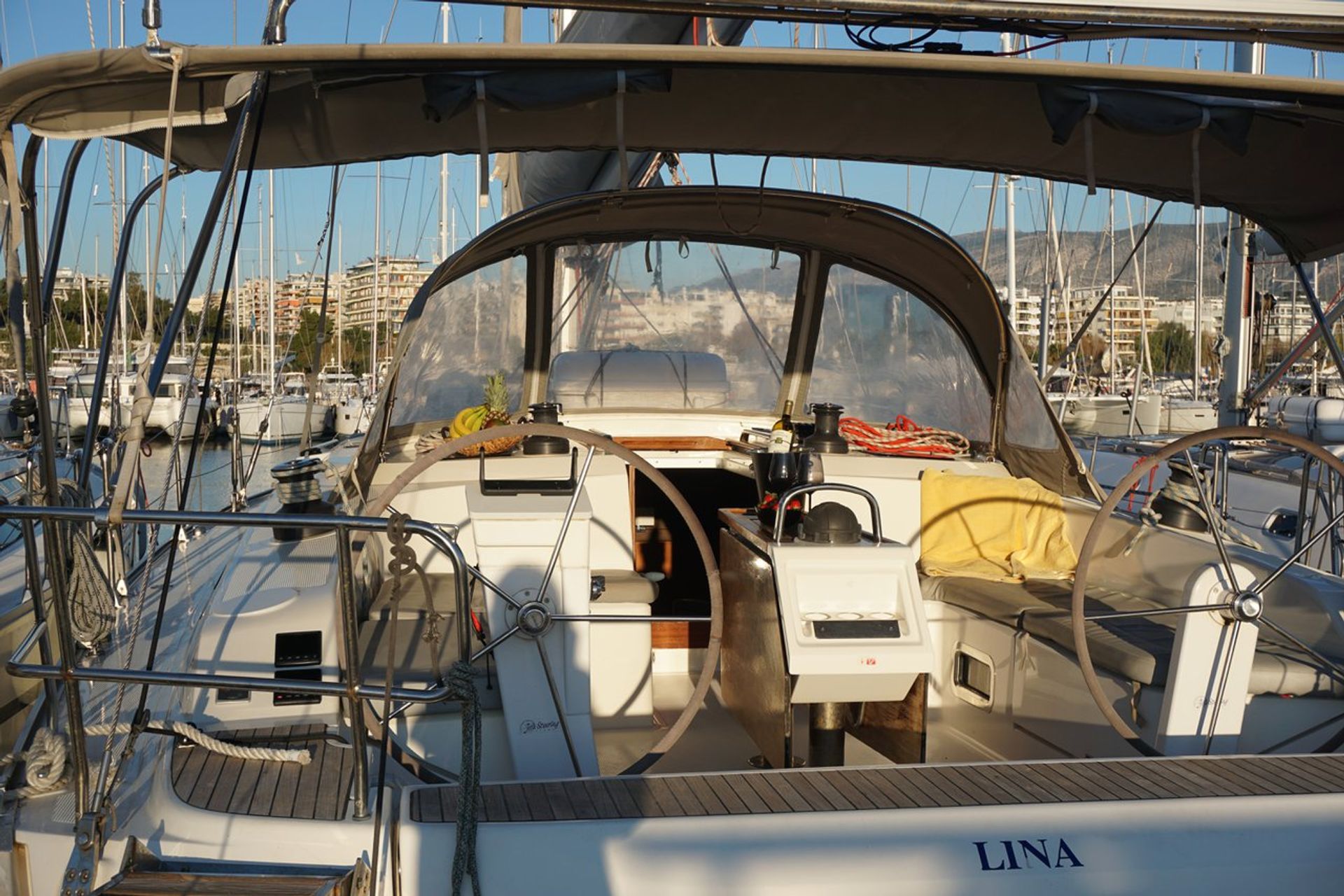 nausys-52386516-1296399-main.jpg