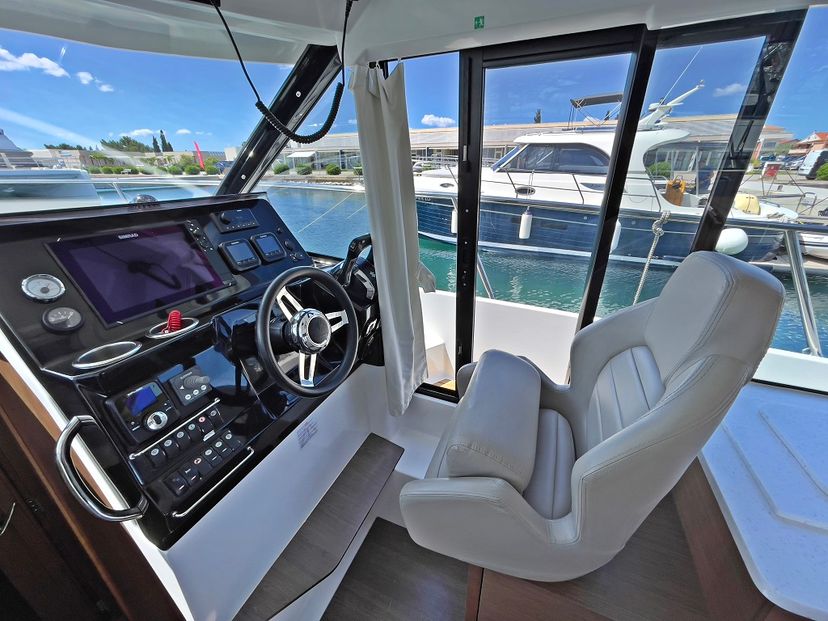 Jeanneau MERRY FISHER 1095 Helios