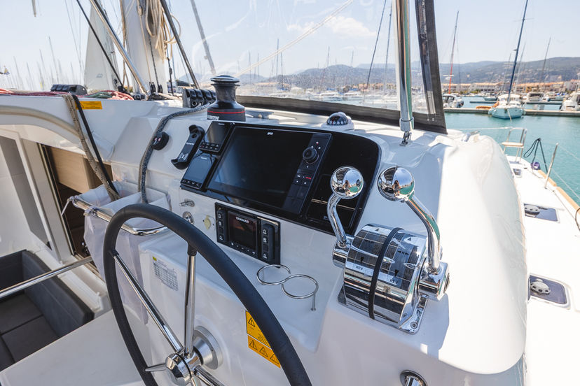 Lagoon 40 Deva