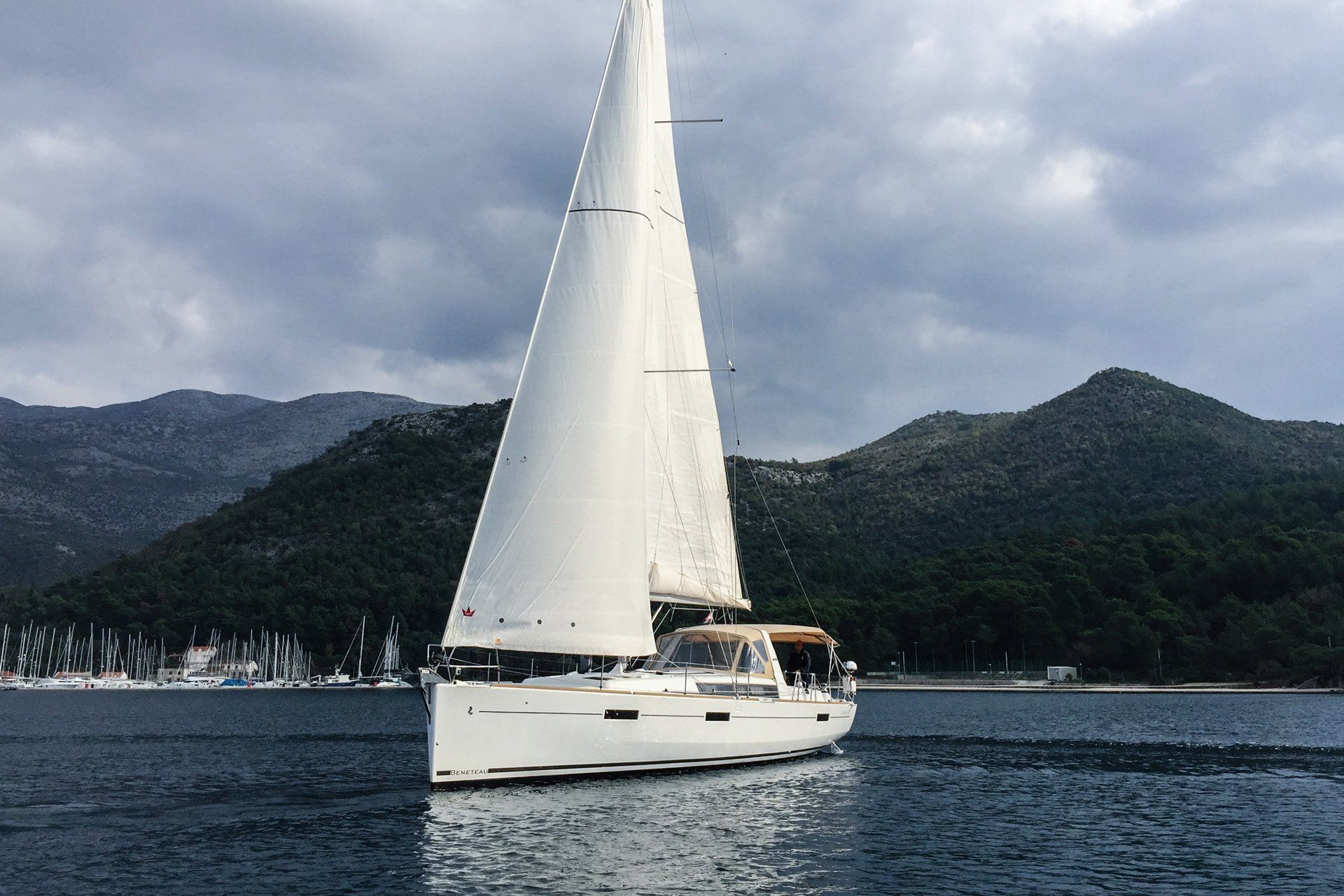 nausys-52438986-9936167-main.jpg