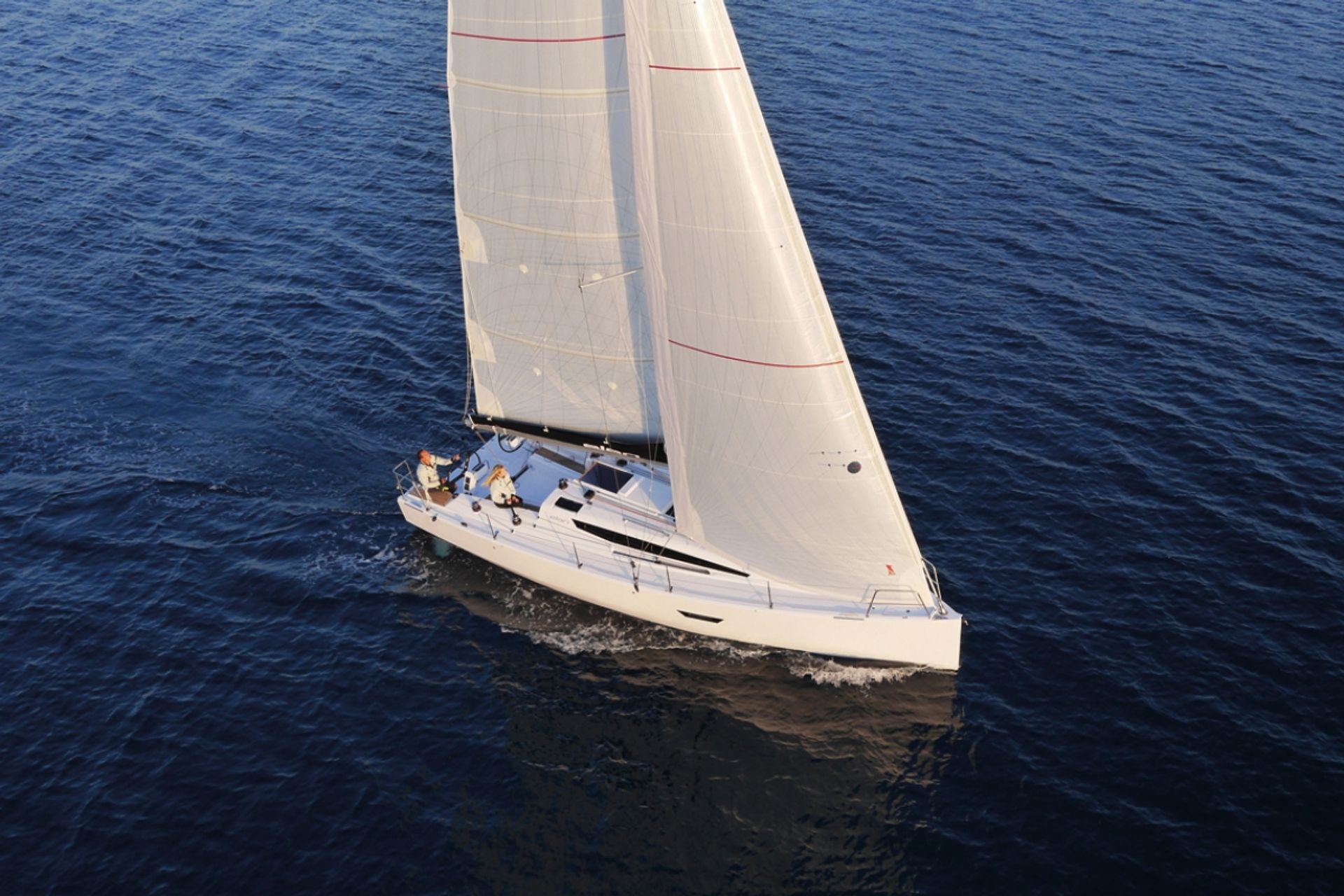 nausys-52493131-100553-main.jpg