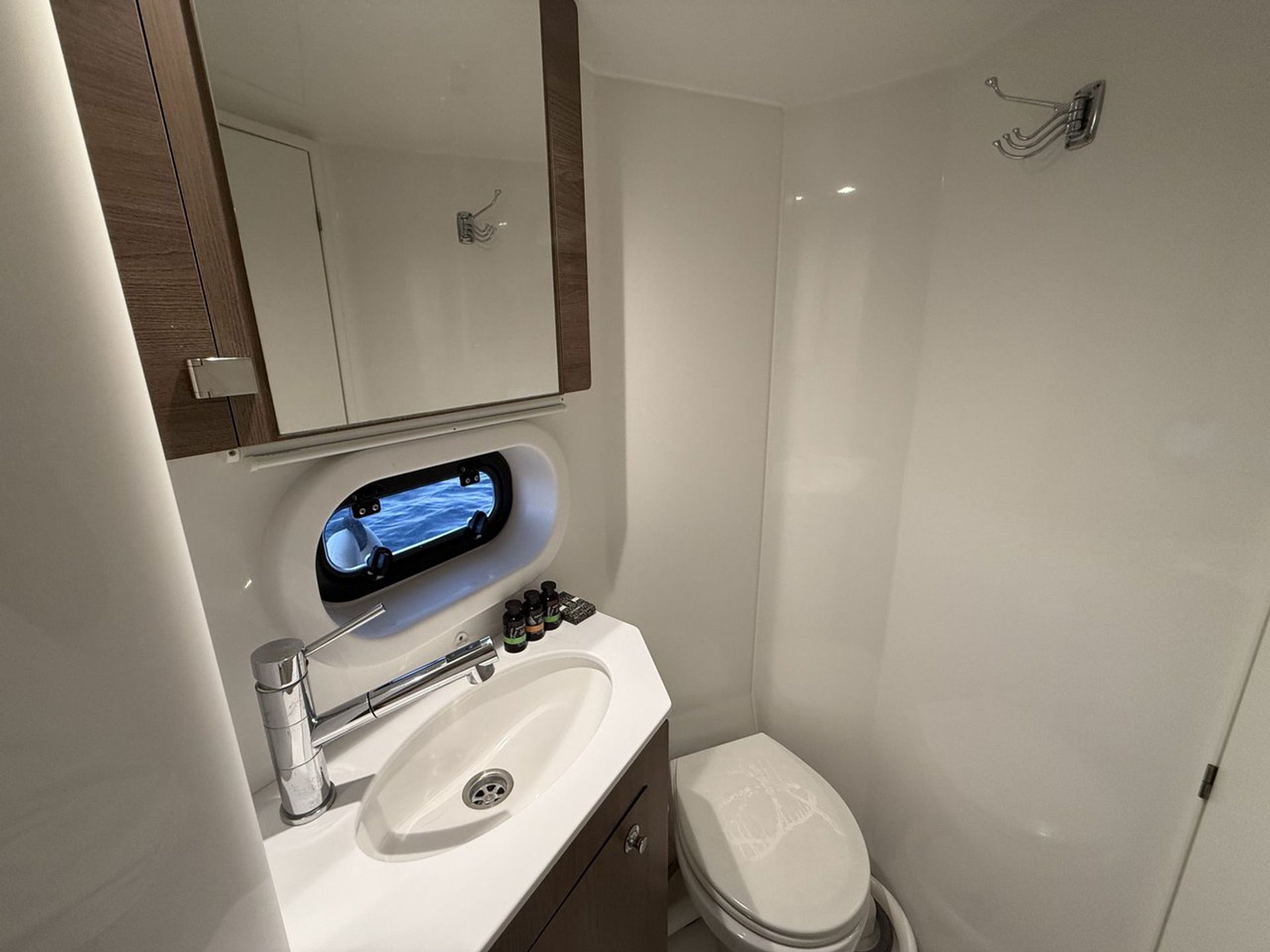nausys-53750666-53735898-w.jpg