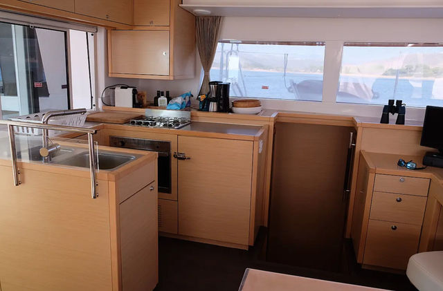 Lagoon 45 Iris IV