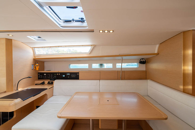 Jeanneau 51 Aethra