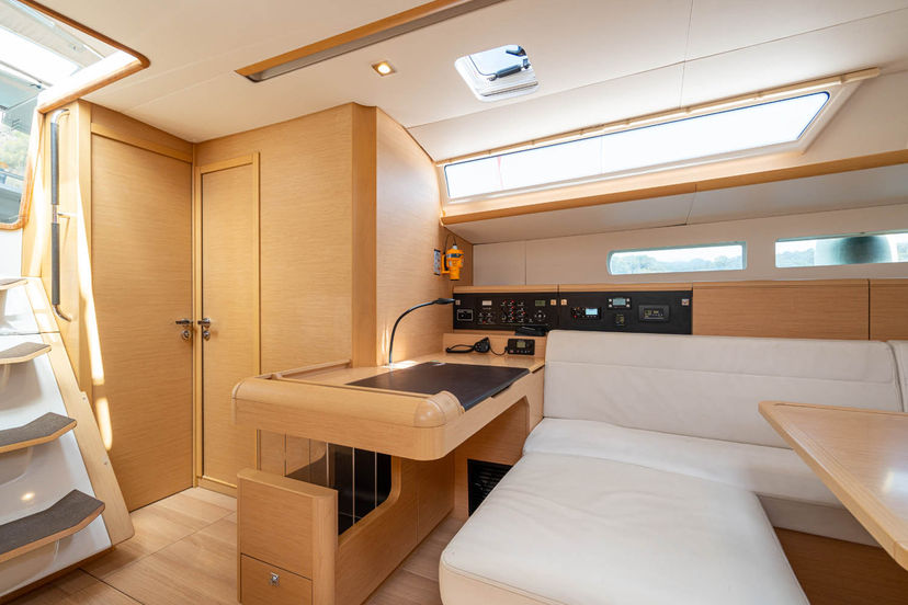 Jeanneau 51 Aethra