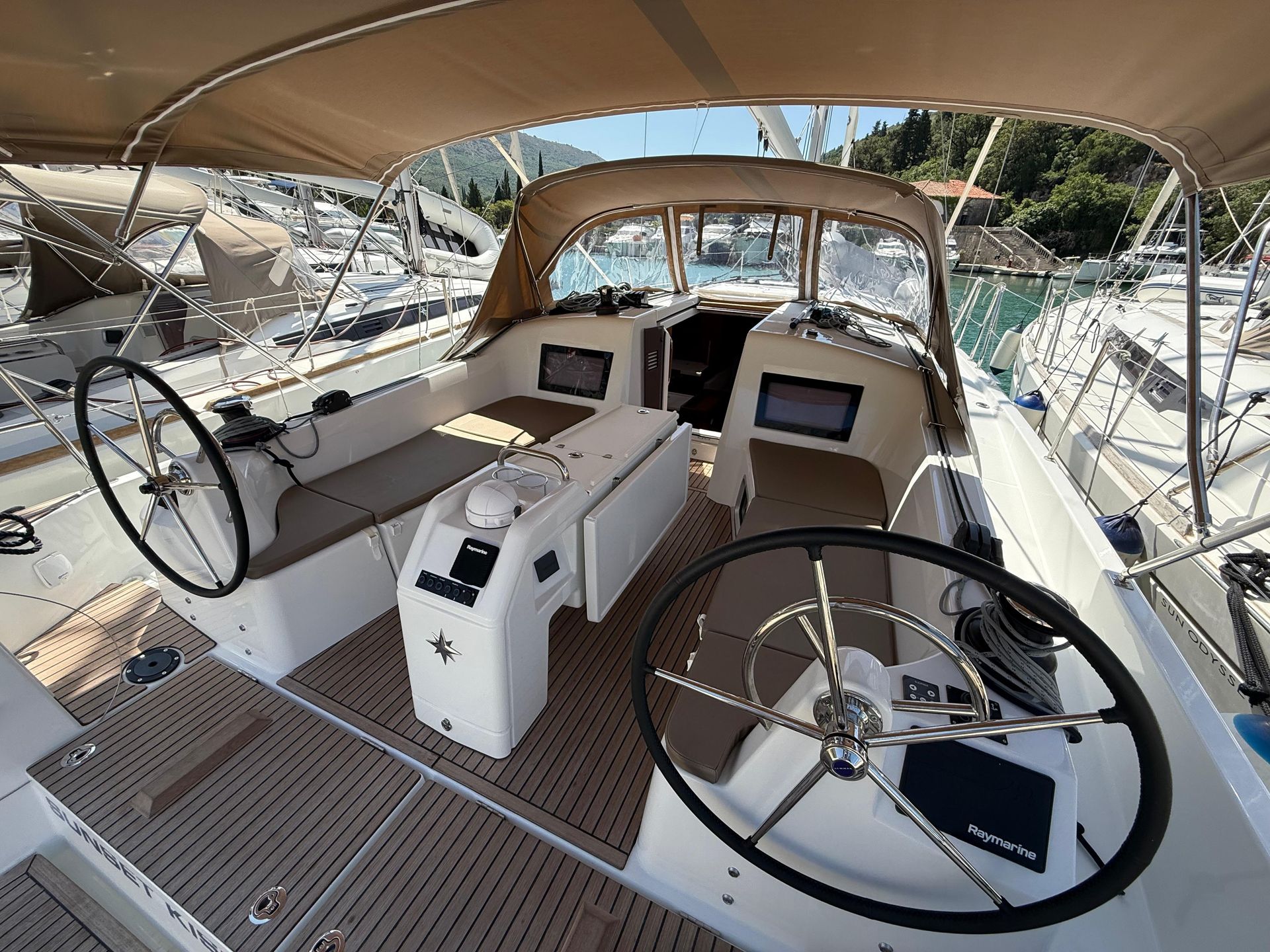 nausys-54401804-482147-main2.jpg